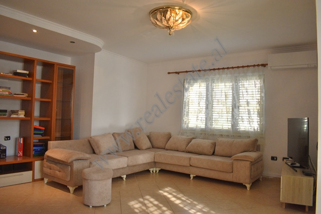 Apartament 2+1 me qira tek Liqeni Artificial ne Tirane